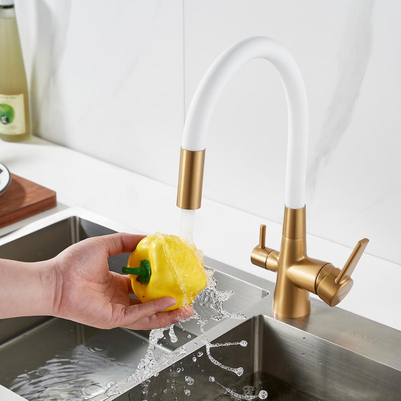 Смеситель для кухни с гибким изливом Shevanik S668G Смеситель для кухни с гибким изливом Shevanik S668G