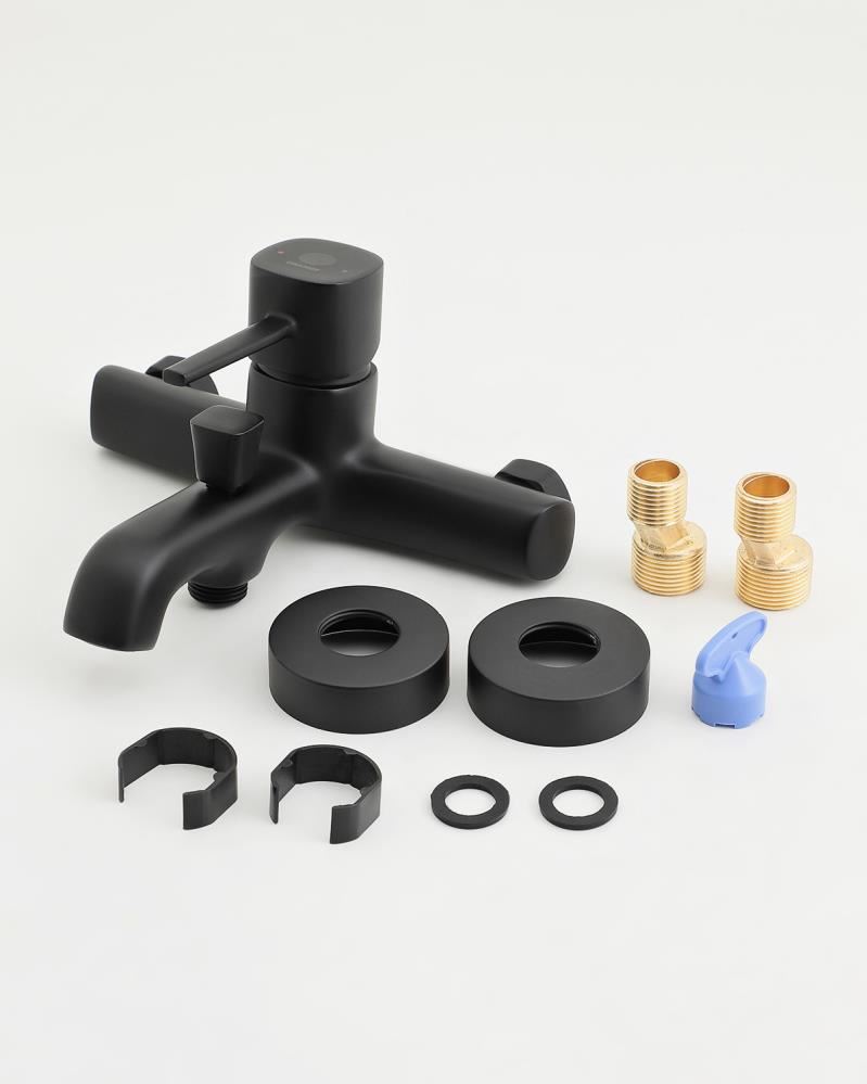 Смеситель для ванны/душа Orange Karl M05-100b матовый черный Смеситель для ванны/душа Orange Karl M05-100b матовый черный