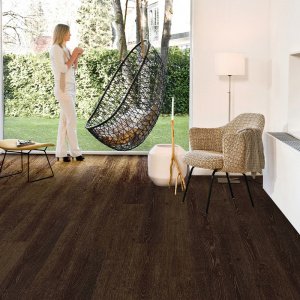 Ламинат Quick-Step Desire UC3489 Дуб черный лакированный золотистый  (8мм/32кл/1,722 м2)  1380*156, м2