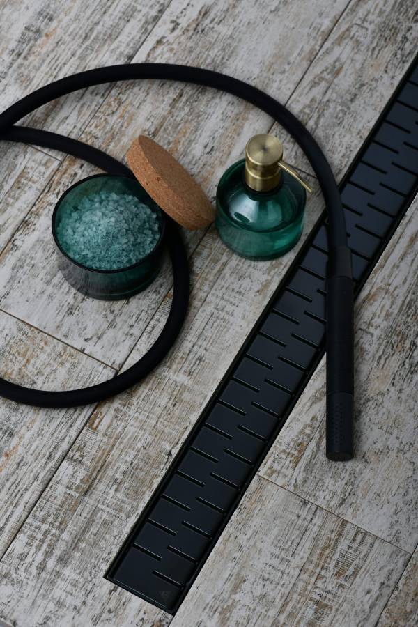 Душевой лоток 35 см Creto Snake CRE-350 SB-P с решеткой, черный Душевой лоток 35 см Creto Snake CRE-350 SB-P с решеткой, черный