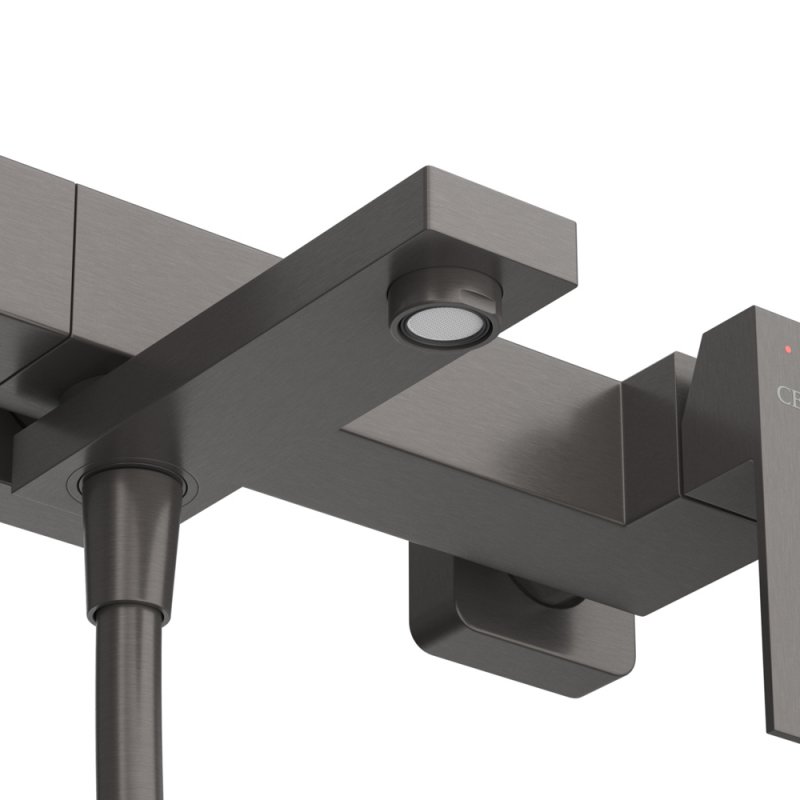 SLIDER-VD-GM Смеситель для ванны и душа однорычажный в комплекте с ручным душем, шлангом и держателем, оружейная сталь SLIDER-VD-GM Смеситель для ванны и душа однорычажный в комплекте с ручным душем, шлангом и держателем, оружейная сталь