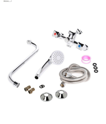 Смеситель для ванны/душа Agger Retro-S A1822200 с душевым набором Смеситель для ванны/душа Agger Retro-S A1822200 с душевым набором