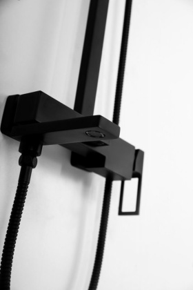 Душевая стойка BelBagno LUCELUC-VSCM-NERO Душевая стойка BelBagno LUCELUC-VSCM-NERO