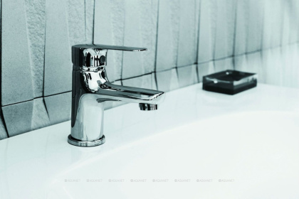 Смеситель для раковины Orange Sofi M43-021cr Смеситель для раковины Orange Sofi M43-021cr