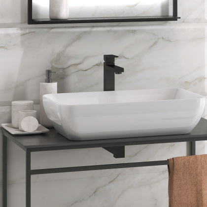 Смеситель для раковины FUTURA однорычажный высокий без донного клапана 3/8, матовый черный