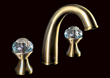 Смеситель для раковины на 3 отверстия_Комплект Смеситель для раковины на 3 отверстия_Комплект