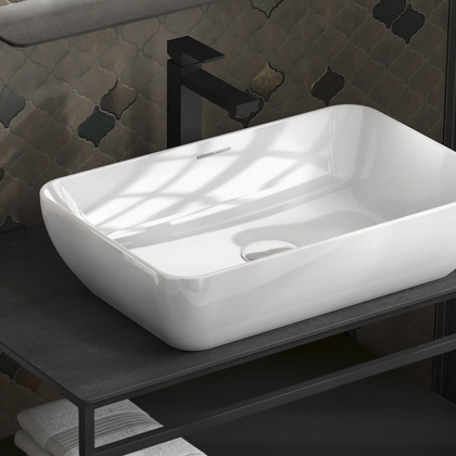 Смеситель для раковины FUTURA однорычажный высокий без донного клапана 3/8, матовый черный