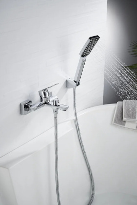 Смеситель Rossinka RS46-30 для ванны Смеситель Rossinka RS46-30 для ванны